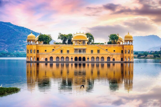 4 Days Guided Jaipur, Ranthambore Tigers & Udaipur Tour With Safari & Hotels - City Palace and Jantar Mantar: why you’ll remember the math