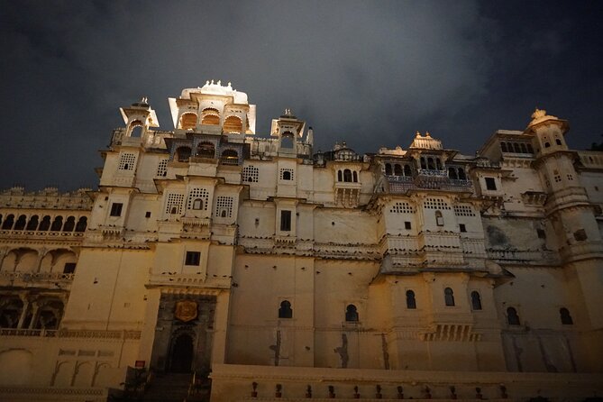 4 Days Guided Jaipur, Ranthambore Tigers & Udaipur Tour With Safari & Hotels - Udaipur after the wild day: Lake Pichola sets the tone