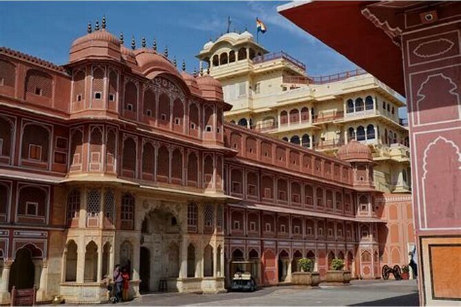 4 Days Guided Jaipur, Ranthambore Tigers & Udaipur Tour With Safari & Hotels - Who this Rajasthan combo suits best