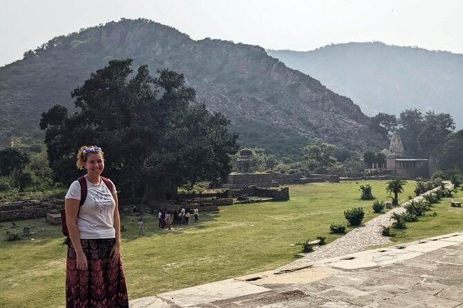 Abhaneri & Bhangarh Day Trip – Car, Guide, Lunch & Monkey Temple - Getting there comfortably: A/C private car and a 8:30 start