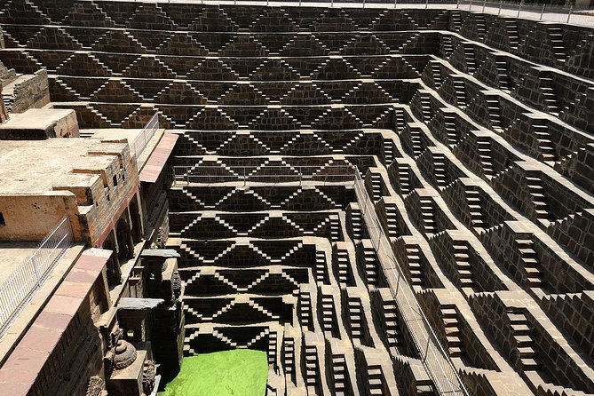 Abhaneri & Fatehpur Sikri Tour From Jaipur with Agra Drop - Stop 2: Fatehpur Sikri, the red-sandstone UNESCO city (1.5 hours)