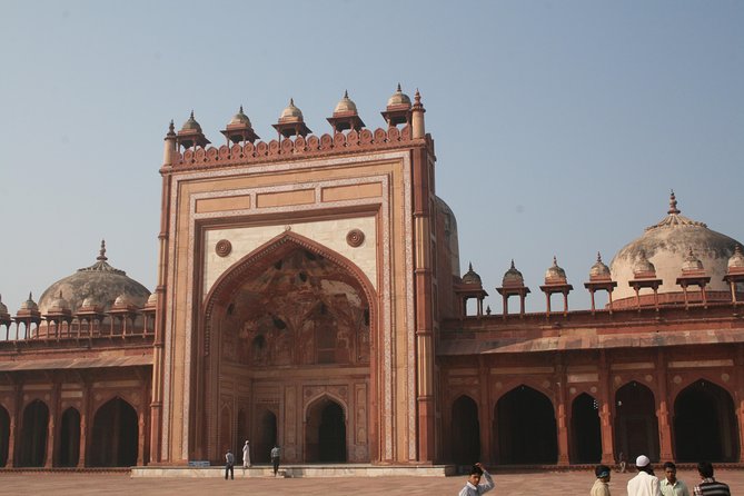 Day Trip to Taj Mahal and Agra Fort from Jaipur - Private transport that actually helps: A/C, bottled water, and drivers you can trust