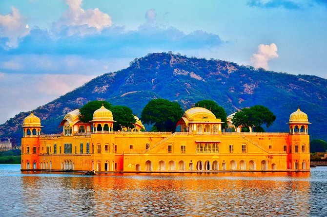 Exclusive 1-day Jaipur tour with High End SUV - City Palace of Jaipur: Mubarak Mahal and the royal clothes museum