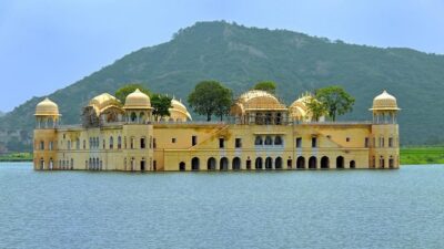 Explore Taj Mahal & Sacred Mathura–Vrindavan Tour From Jaipur - Chand Baori in Abhaneri: The Stepwell That Looks Impossible