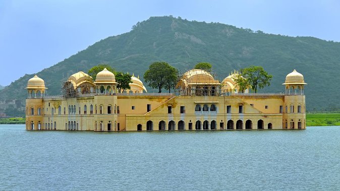 Explore Taj Mahal & Sacred Mathura–Vrindavan Tour From Jaipur - Chand Baori in Abhaneri: The Stepwell That Looks Impossible