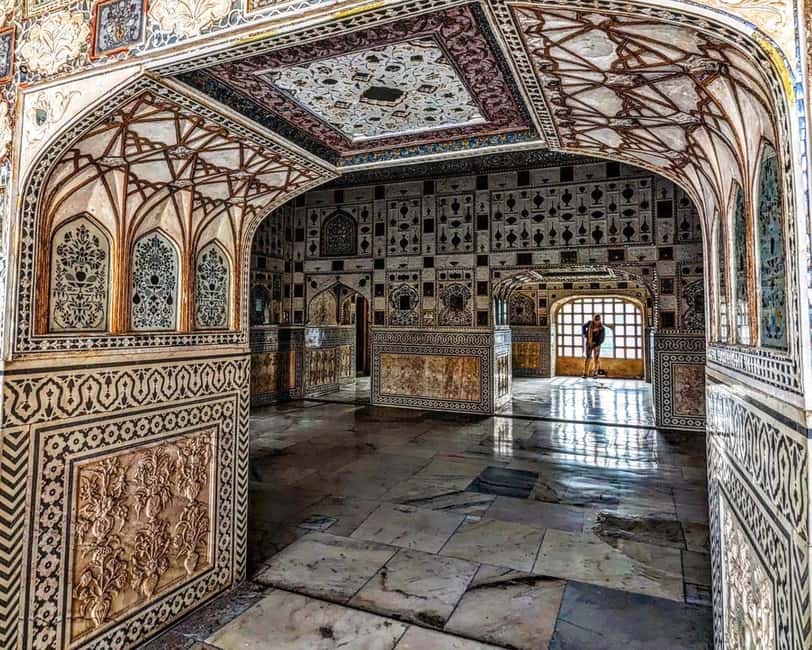 Feel Jaipur Like a Local with Guide & Old City Heritage Walk - Pink City Time and the 30-Minute Old City Heritage Walk