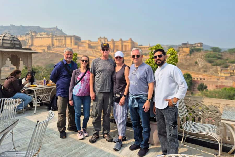 From Delhi: Jaipur Sightseeing Day Tour with Hotel Pickup - City Palace: where Mughal and Rajput styling makes sense