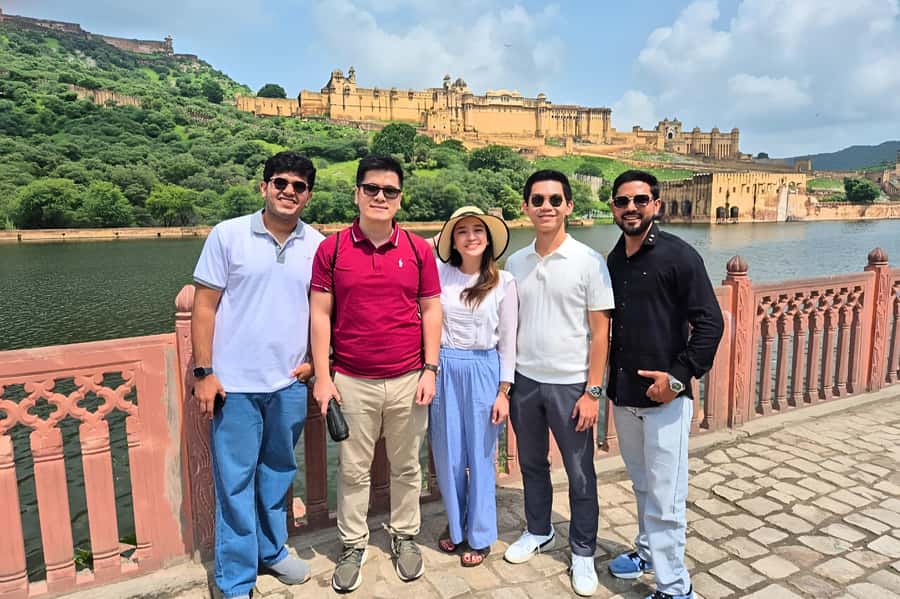 From Delhi: Jaipur Sightseeing Day Tour with Hotel Pickup - Lunch at a 5-star restaurant: comfort, plus what’s missing