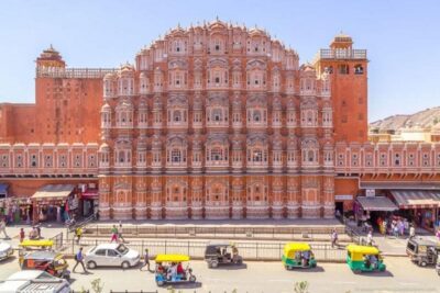From Jaipur: Half-Day City Tour with Guide - Starting at Amer Fort with a guide: what to prioritize at 8:00