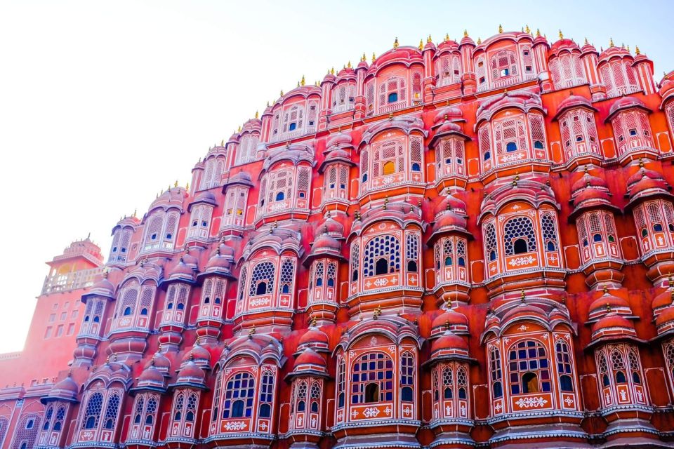 From Jaipur: Private Amber Fort, Jal Mahal and More Car Tour - Hawa Mahal: The Latticework Facade with a Quick, Memorable Finish