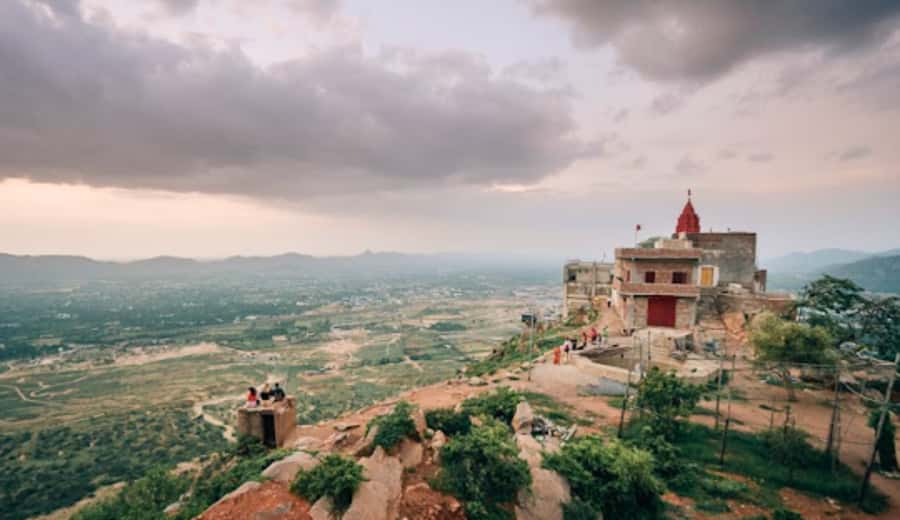 Jaipur: Ajmer & Pushkar Day Trip with Lunch & Camel ride - Ajmer Sharif Dargah and Adhai Din Ka Jhonpra: Faith and Architecture in Close Quarters