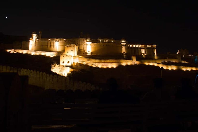 Jaipur: Amber Fort Light & Sound Show with Dinner - The Son-et-Lumière Show: 600 Years, 28 Kings, and Narration in English