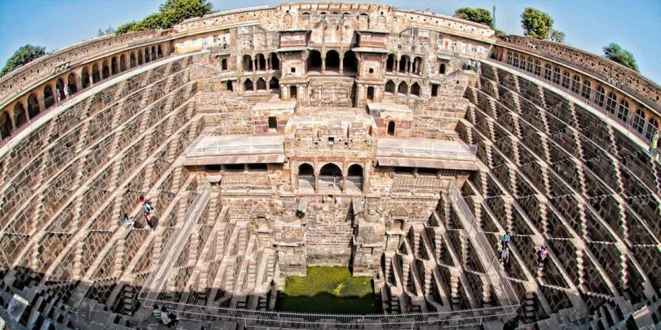 Jaipur: Chand Baori & Bhangarh Fort tour - All Inclusive - The haunted rule that matters: no staying past dark