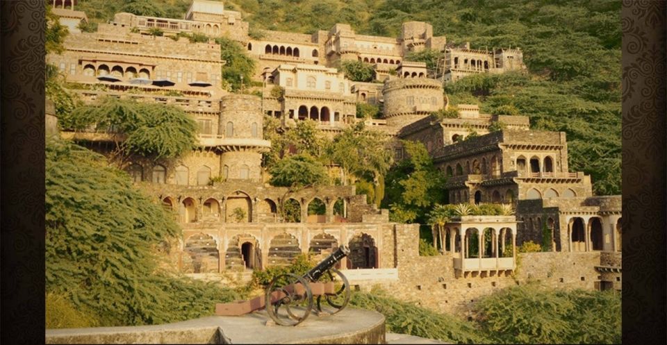 Jaipur: Chand Baori & Bhangarh Fort tour - All Inclusive - What to bring (and what to skip)