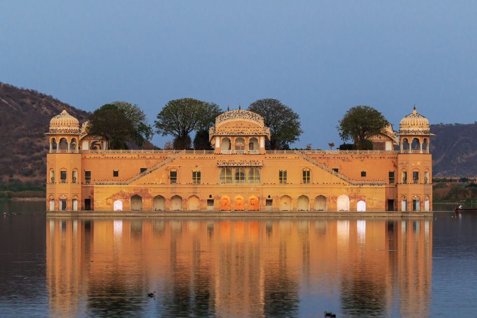 Jaipur: City Sightseeing Private Full-Day Guided Tour - Amber Fort: Red Sandstone, White Marble, and Two Worlds in One