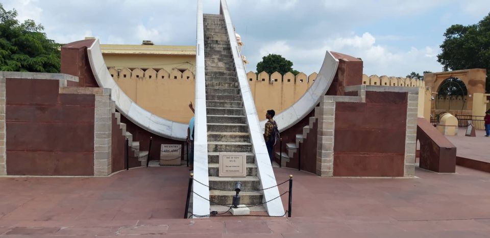 Jaipur: City Sightseeing Private Full-Day Guided Tour - Hawa Mahal: Tiered Arches and Jali Screens Made for Everyday Life