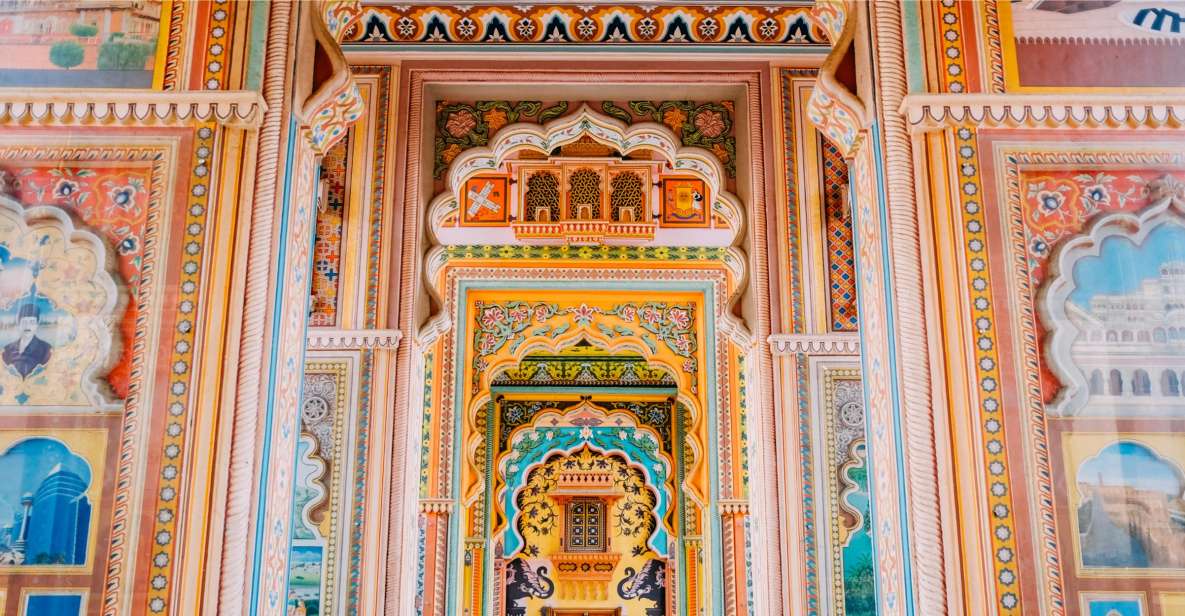 Jaipur City Tour: City Palace, Jantar, Hawa & Jal Mahal - City Palace: Museums Inside a Royal Power Center