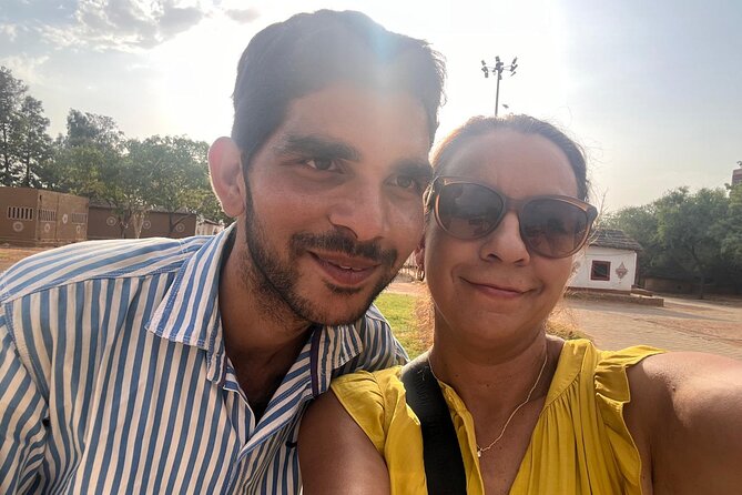 Jaipur Full-Day Motorbike Tour for Solo Female Travelers - Morning rhythm: pickup, orientation, and why a 9:00 AM start helps