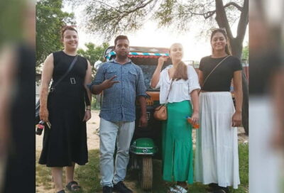 Jaipur: Full-Day Tuk-Tuk Sightseeing Tour with Monkey Temple - How the guides and drivers shape the day