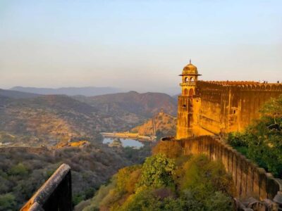 Jaipur: Full or Half-Day City Sightseeing Guided Tour - Pickup, meeting point, and the car ride that saves your energy