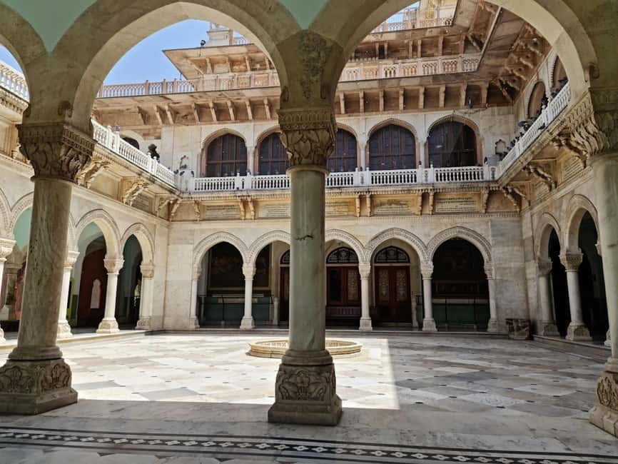 Jaipur: Full or Half-Day City Sightseeing Guided Tour - Amber Fort: the main show, with Sheesh Mahal as the reason