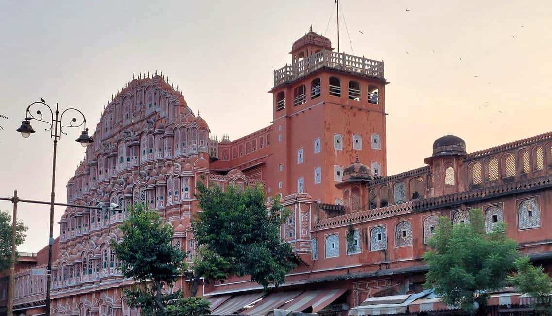 Jaipur: Full or Half-Day City Sightseeing Guided Tour - Panna Meena ka Kund: short stop, strong atmosphere