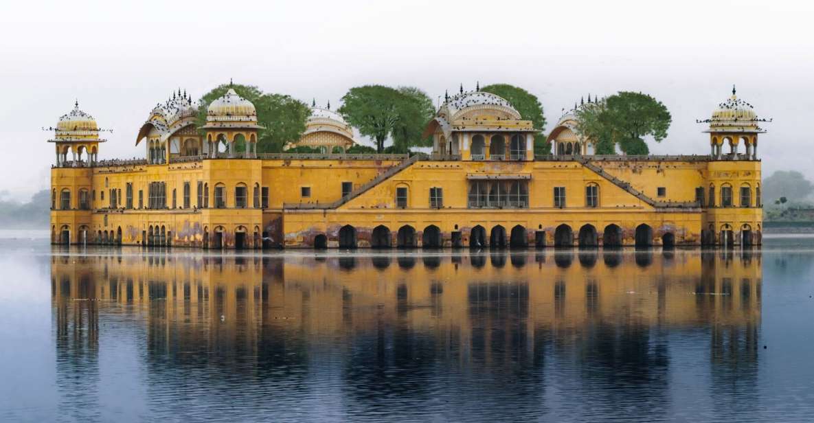 Jaipur Half-Day Tour Amer Fort, Jal Mahal & hawa mahal. - Getting Picked Up and Staying Comfortable in the AC Car
