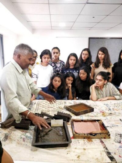 Jaipur: local workshop tour (Handblock printing) - Natural dyes in Jaipur: where the color comes from