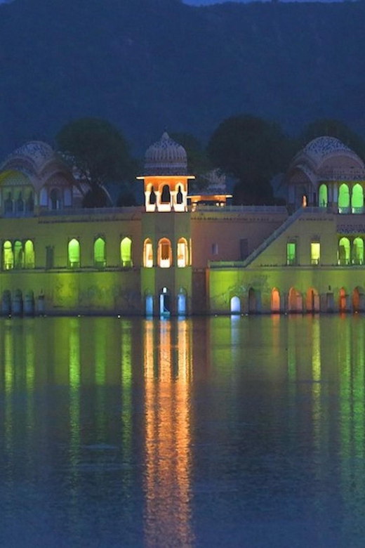 Jaipur: Night Tour of Amer & pink city by an open air jeep - Amer at night: Amber Palace first courtyard under evening lights