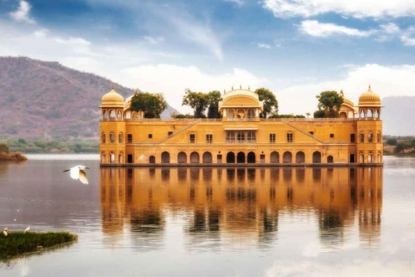 Jaipur Pink City Heritage Tour: Book By Car with Guide - Getting started at Albert Hall Museum (the smart warm-up)