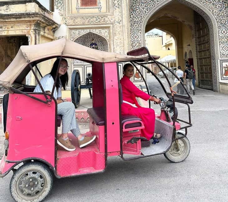Jaipur Private City Tour with a Women-Driven E-Rickshaw Ride - A cause-driven Jaipur ride in a women-led e-rickshaw