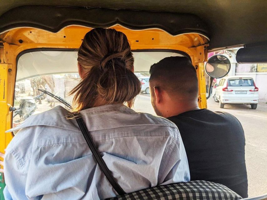 Jaipur: Private Full-Day City Tour By Tuk-Tuk with Pick-Up - Shopping in Jaipur: What to Look For, and How to Shop Smart