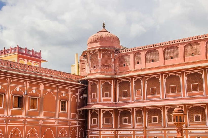 Jaipur: Private Full-Day City Tour with Car and Guide - Jantar Mantar: the astronomy stop that surprises people