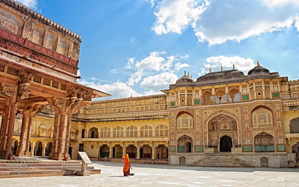 Jaipur Sightseeing by Tuk-Tuk: Temples, Palaces & Markets - Lunch break and markets: where Jaipur becomes personal