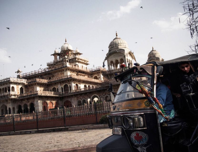 Jaipur Sightseeing by Tuk-Tuk: Temples, Palaces & Markets - City Palace: the mix-and-match of Rajput, Mughal, and European styles