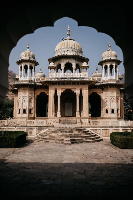 Jaipur: Temple Tour - Garh Ganesh Mandir, chakra reading, and a moment to reset