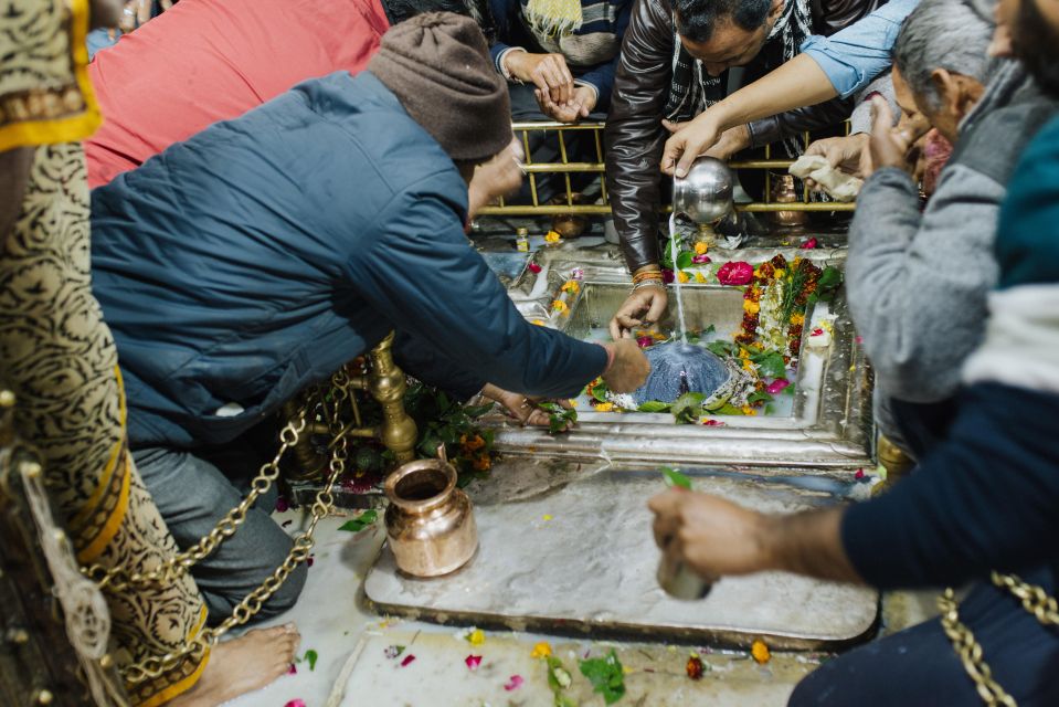 Jaipur: Temple Tour - Pink City shopping time: photos, flowers, and getting your bearings fast