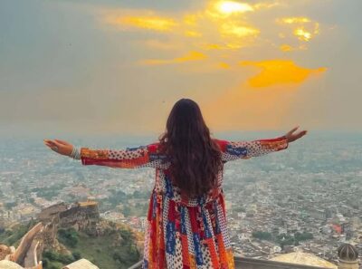 Jaipur: Tour with Nahargarh Sunrise or Monkey Temple Sunset - Price and logistics: private AC, English driver, and small-group value