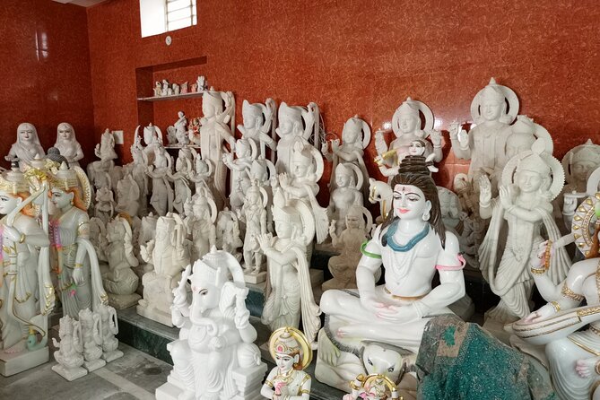 Jaipur@Twilight Guided Heritage City walk tour with Food Tasting - Khajane Walon Ka Rasta: where marble statue work shows up close