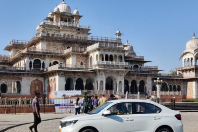 One Day Private Tour of Jaipur with Guide - Getting Picked Up at Jaipur International Airport (and Why It Matters)