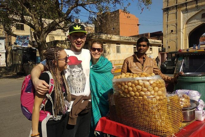 Pink City Street Food and Local Market Tour - The walk-and-rickshaw rhythm through the old city