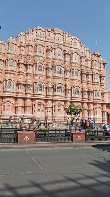 Pink City Walking Tour With Us ( A Haritage Walk in Jaipur) - City Palace: royal architecture explained in plain language