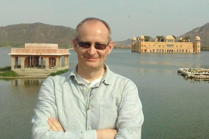 Private Day Tour of Jaipur with a Guide and Including Lunch - Jal Mahal (Water Palace): the floating effect and the Sagar Lake setting