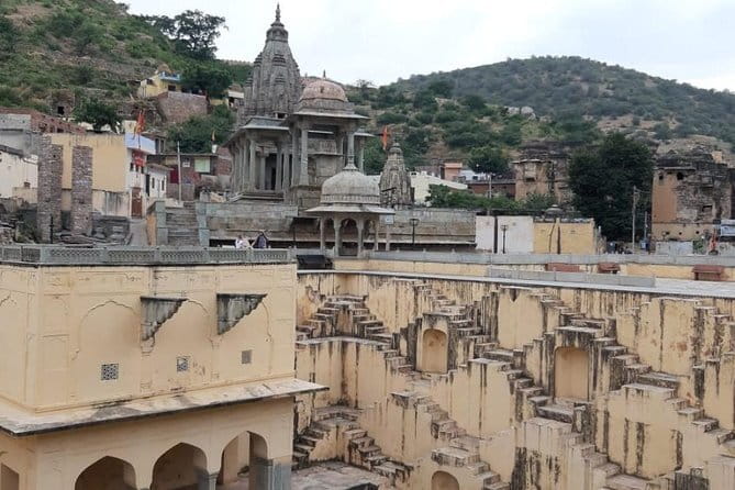 Private Guided City Tour of Jaipur - Patrika Gate and Monkey Temple: closing scenes with local flavor