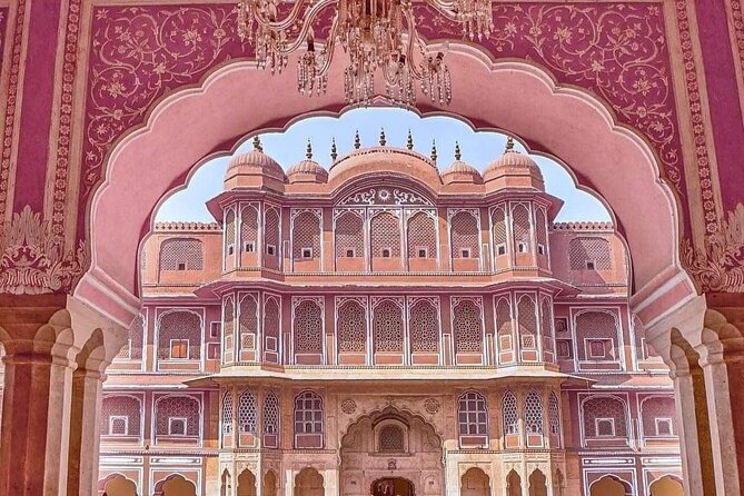 Private Guided Jaipur Tour: Amber Fort,City Palace, Water Palace - Lunch, Entry Fees, and the Real Value of $52
