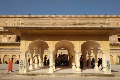 Private Guided Sightseeing Tour of Jaipur Highlights - Hawa Mahal and Jantar Mantar: start smart with major sights