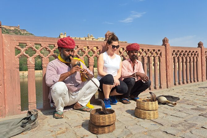 Private Jaipur Arrival Transfer - Airport to Hotel/Accommodation - The Ride Comfort: AC, Luggage Space, and Water