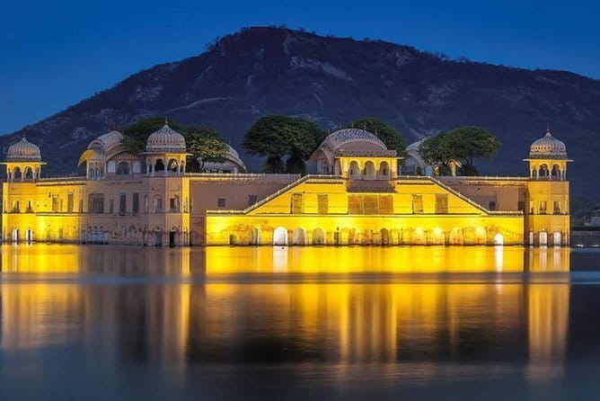 Private Overnight Jaipur City Tour from Delhi - Day 2: City Palace gardens, Jantar Mantar science, and Hawa Mahal’s wind walls
