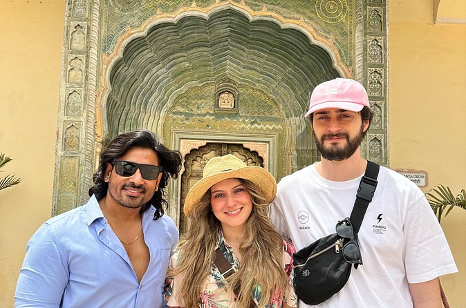 Private Tour of Jaipur with Guide and Driver - The guide factor: what to expect from Abhishek and other Spanish/English options