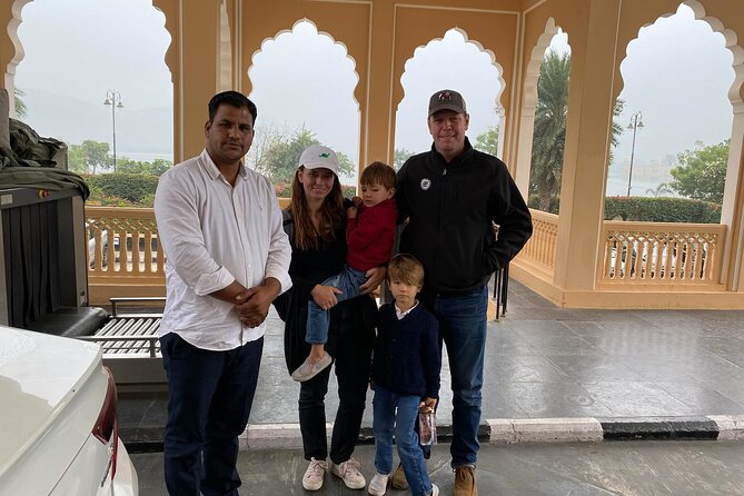 Private Transfer Jaipur To Delhi private airconditioned vehicle - The real value: snacks, tea breaks, and optional stops